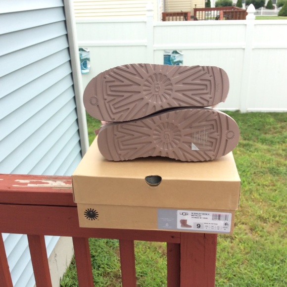 Ugg Bailey Bow II Metallic - Picture 5 of 7